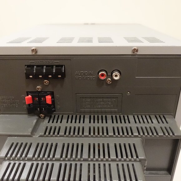 Sony CMT-CP300 HiFi Bookshelf Stereo 3-CD Changer Dual Cassette AM/FM No Remote - Picture 2 of 13